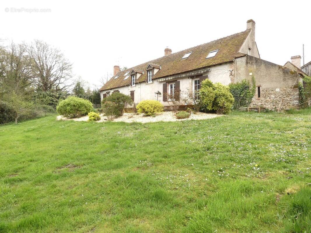 Maison à LES BORDES