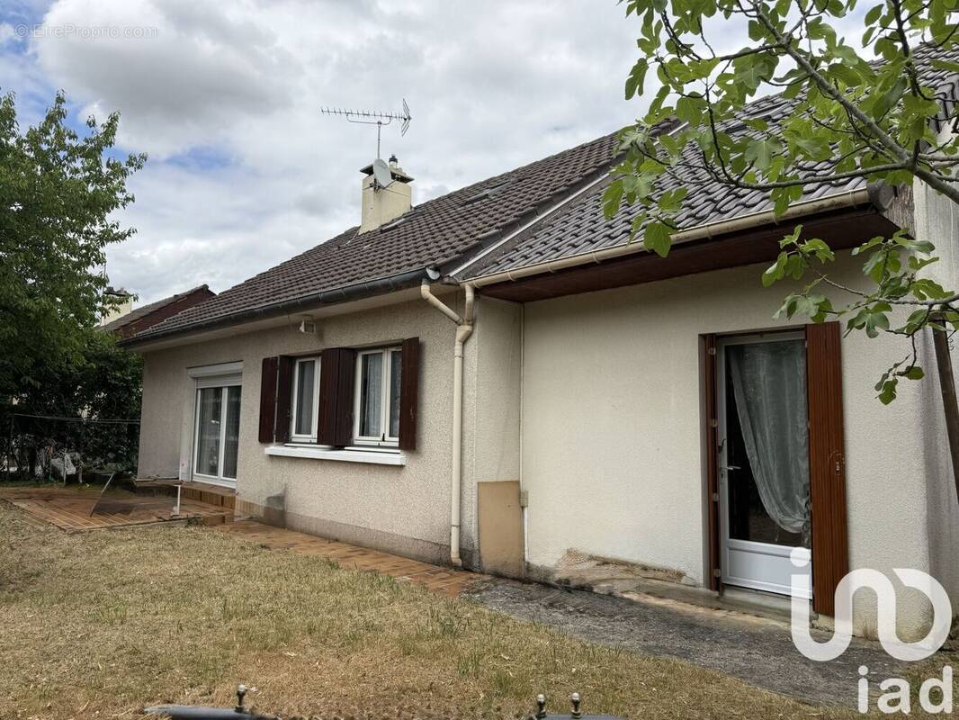 Photo 1 - Maison à MOISSY-CRAMAYEL