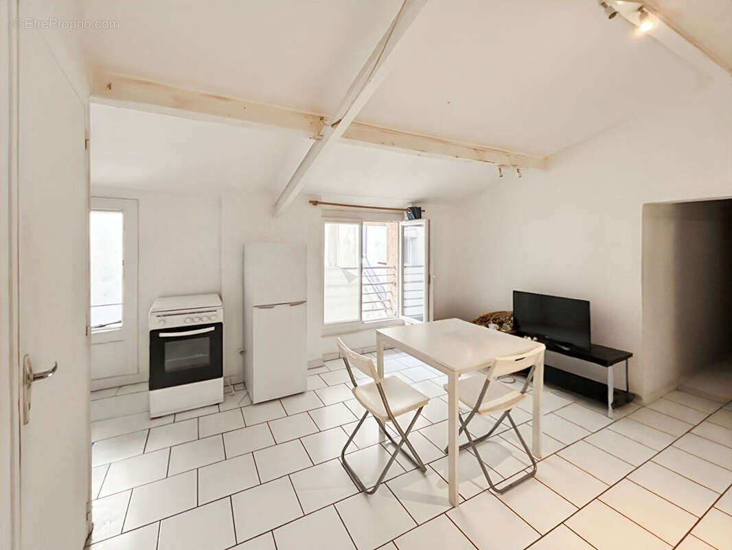 Appartement à MARSEILLE-2E