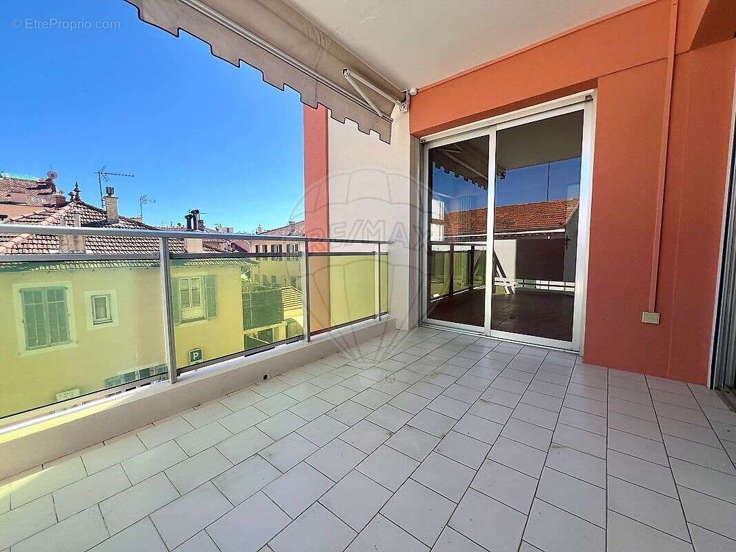 Appartement à VALLAURIS
