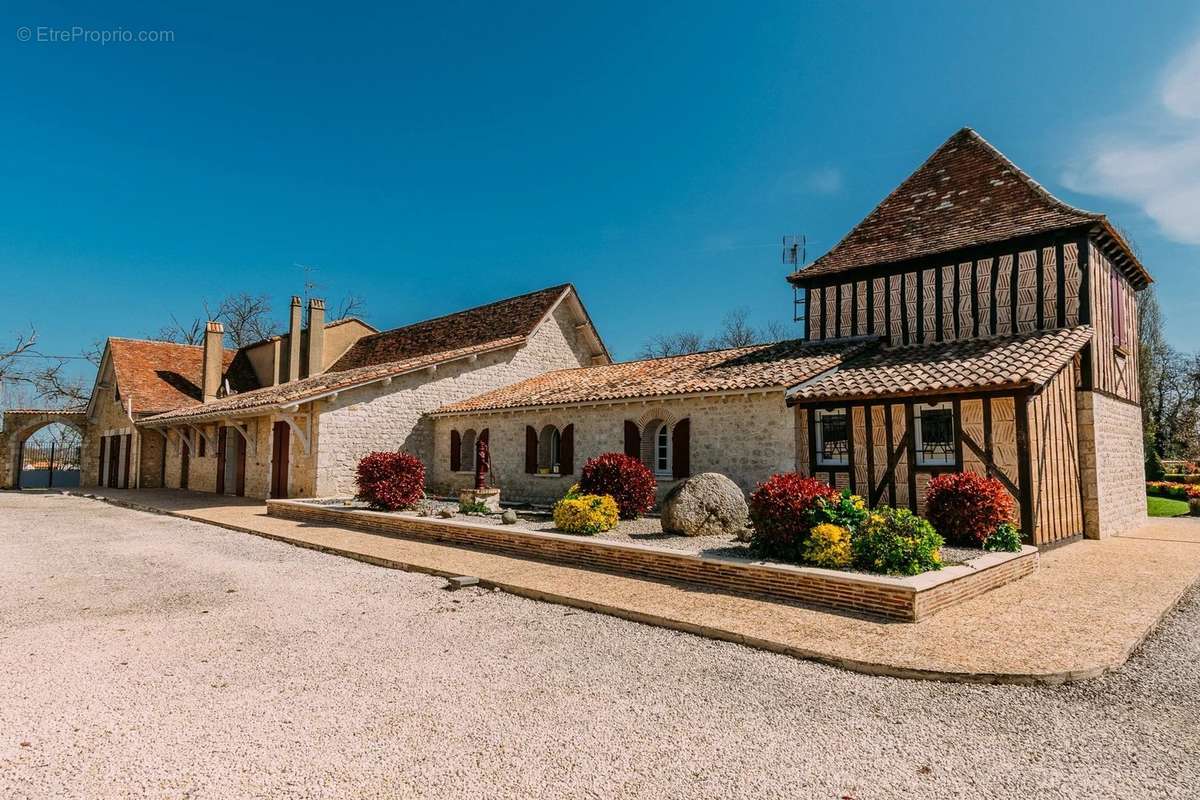 Maison à GARDONNE