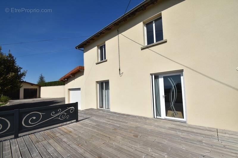 Maison à CHARLIEU