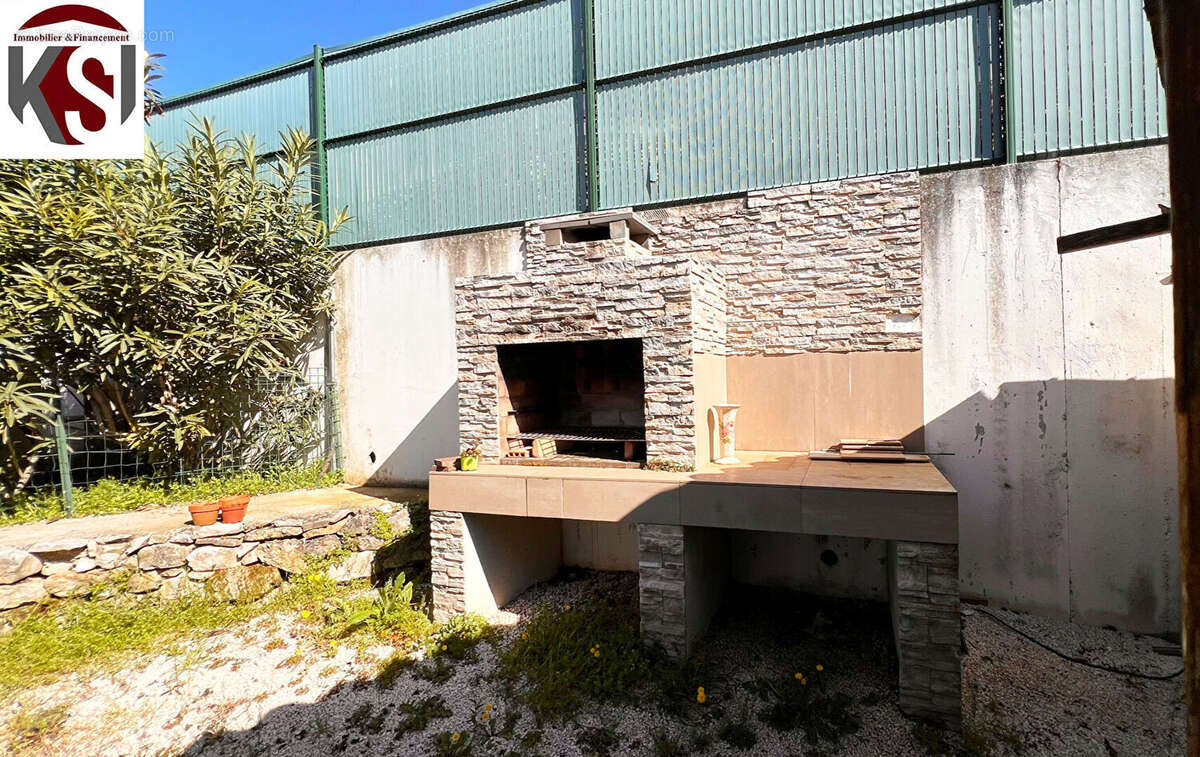 Maison à SEILLONS-SOURCE-D&#039;ARGENS