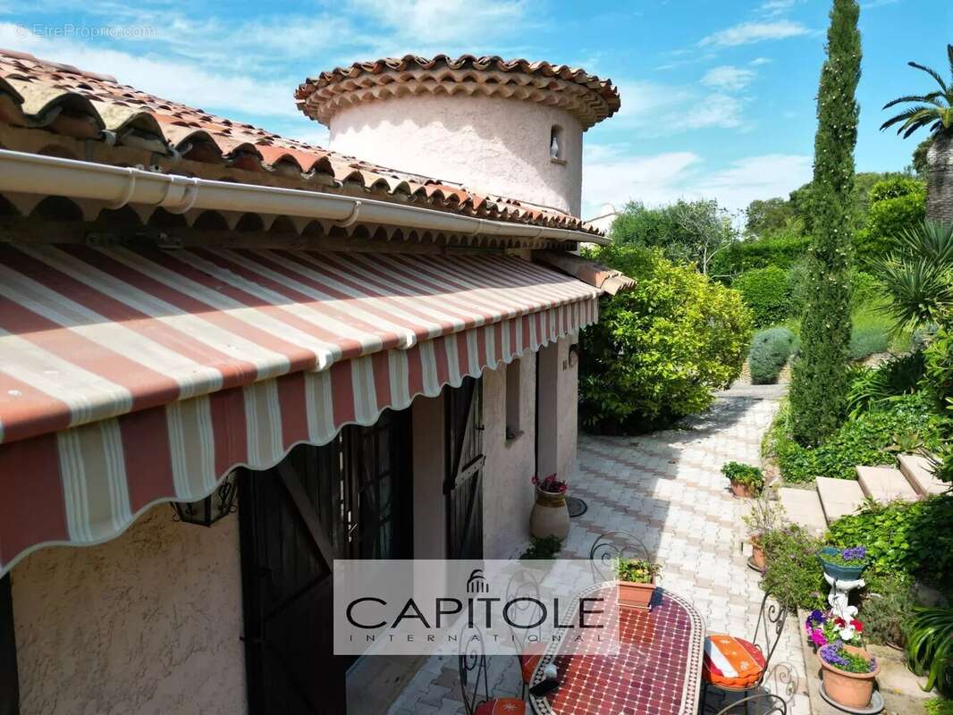 Maison à VALLAURIS