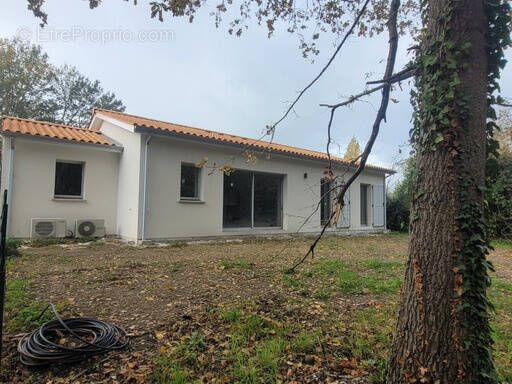 Maison à VAYRES