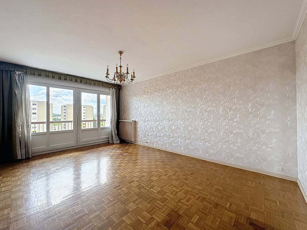 Appartement à BRON