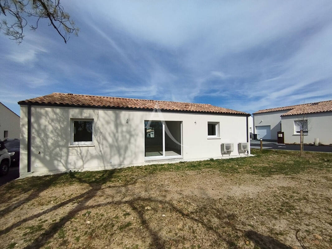 Maison à SAINTES