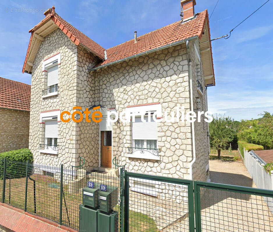 Maison à AMILLY