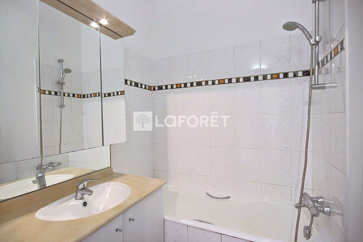 Appartement à SURESNES