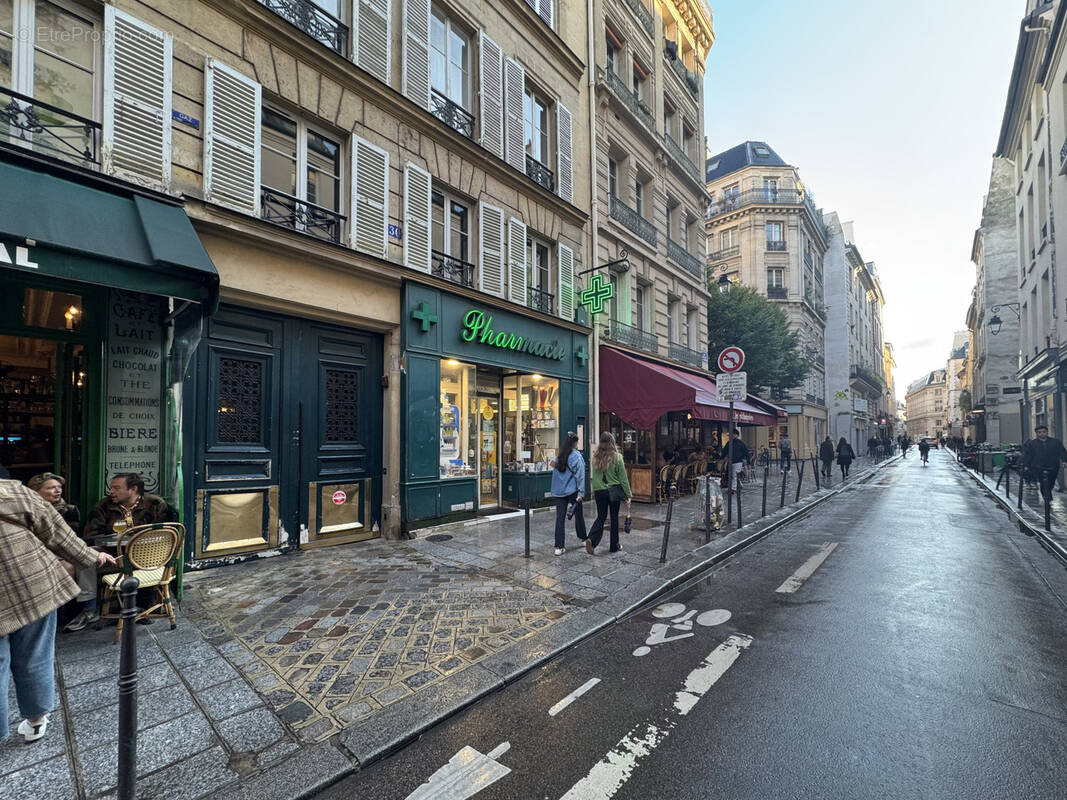 Parking à PARIS-4E