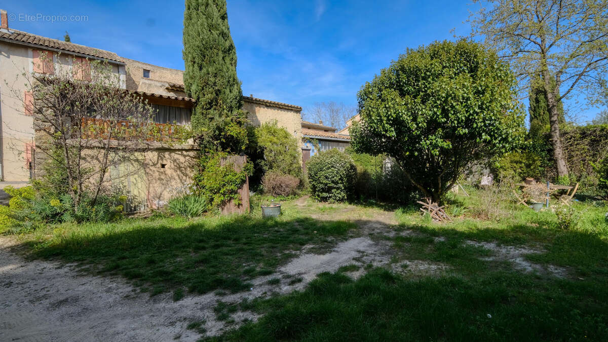 Maison à CUCURON