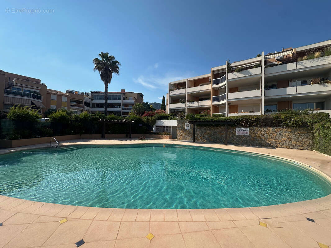 Appartement à CARQUEIRANNE