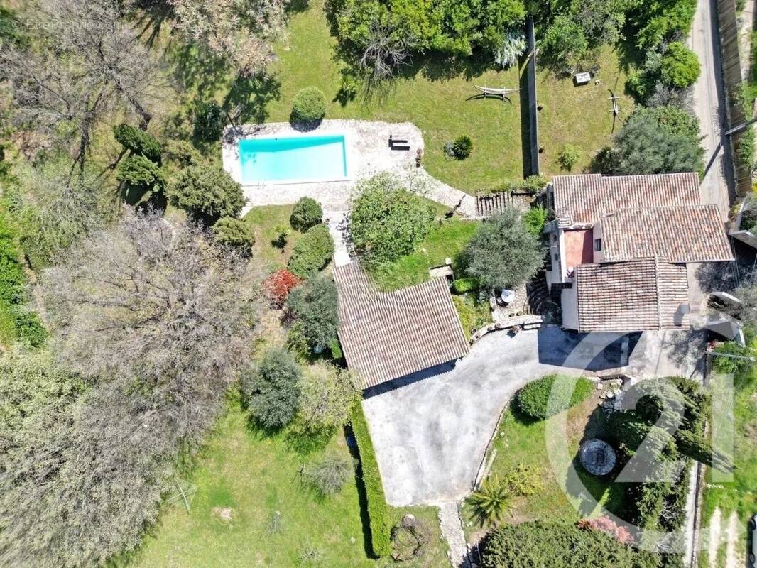 Maison à ROQUEFORT-LES-PINS