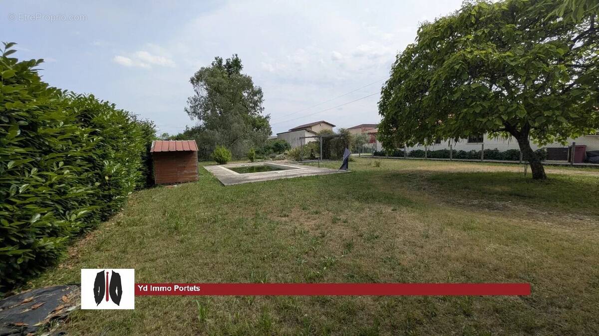 Terrain à PORTETS