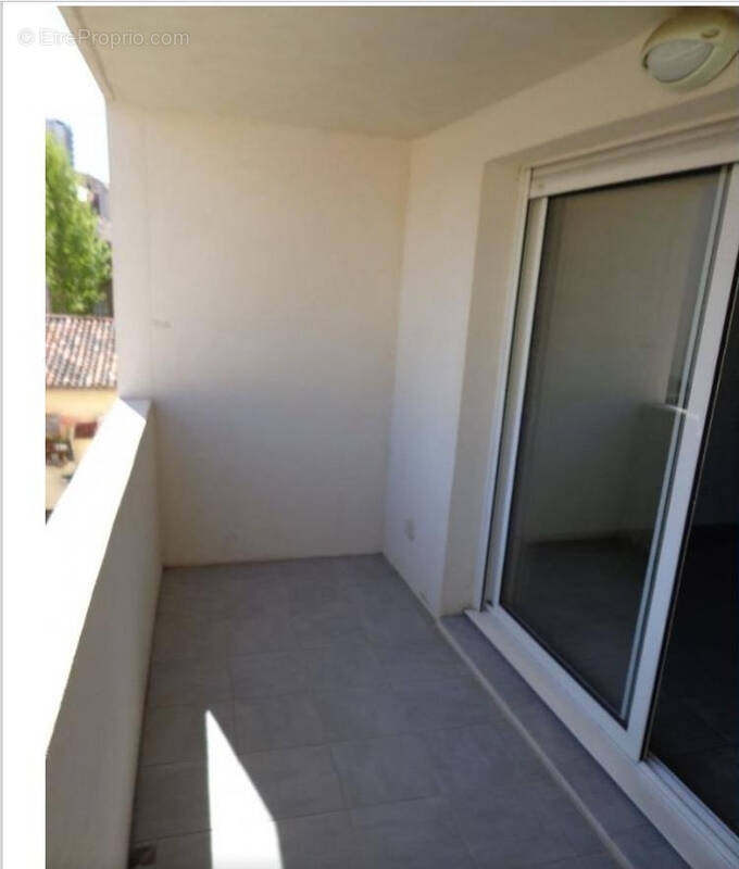 Appartement à MARSEILLE-3E