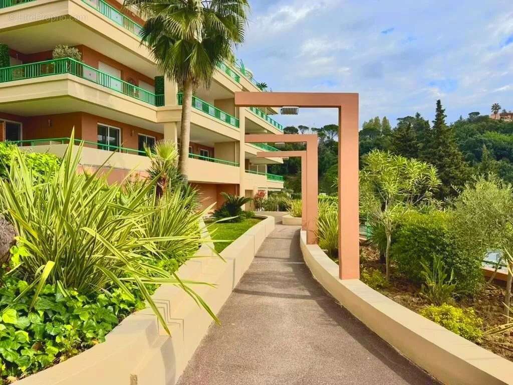 Appartement à MANDELIEU-LA-NAPOULE