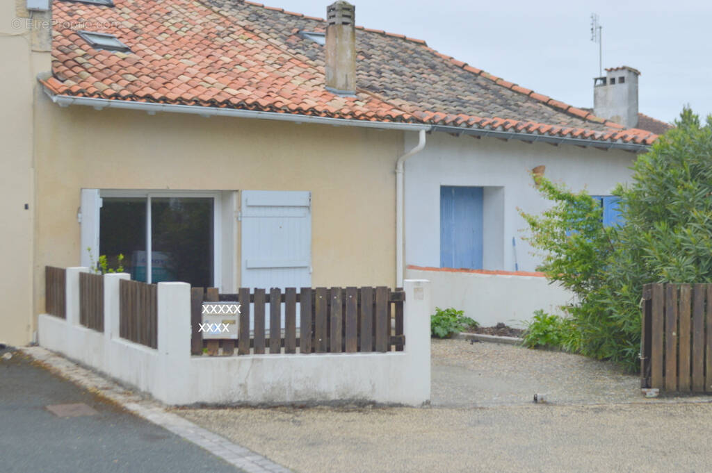 Maison à MORTAGNE-SUR-GIRONDE