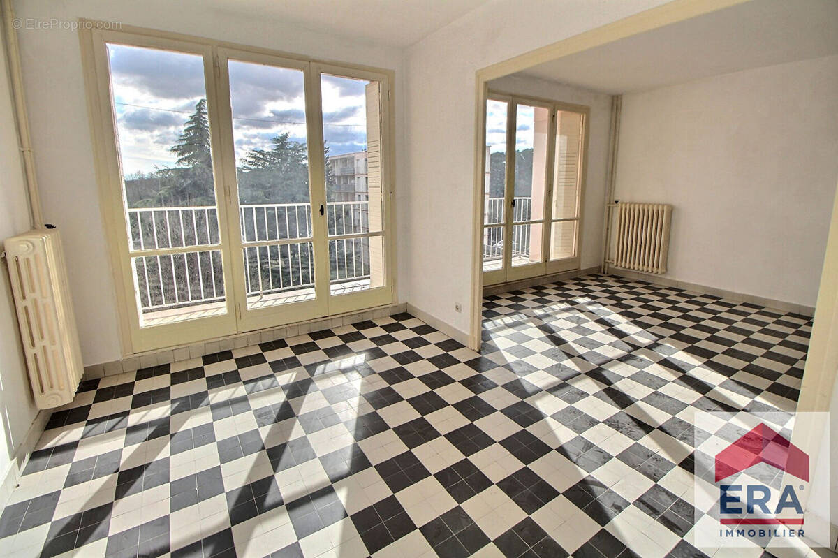 Appartement à BOURG-SAINT-ANDEOL