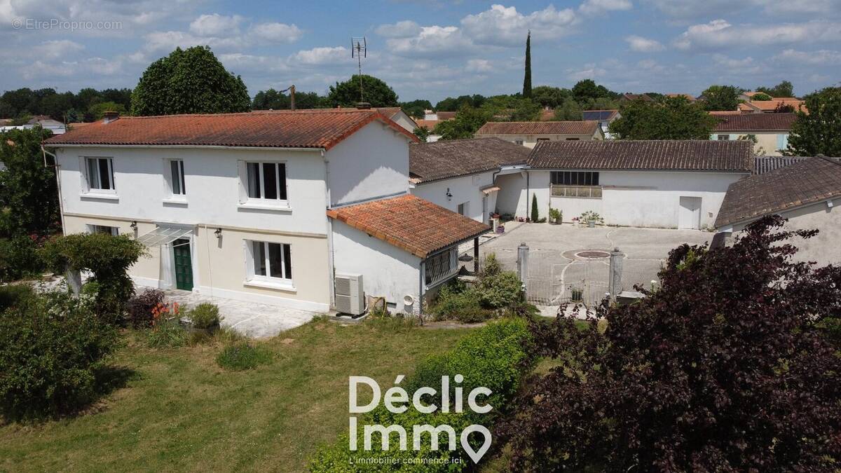 Maison à SAINT-YRIEIX-SUR-CHARENTE