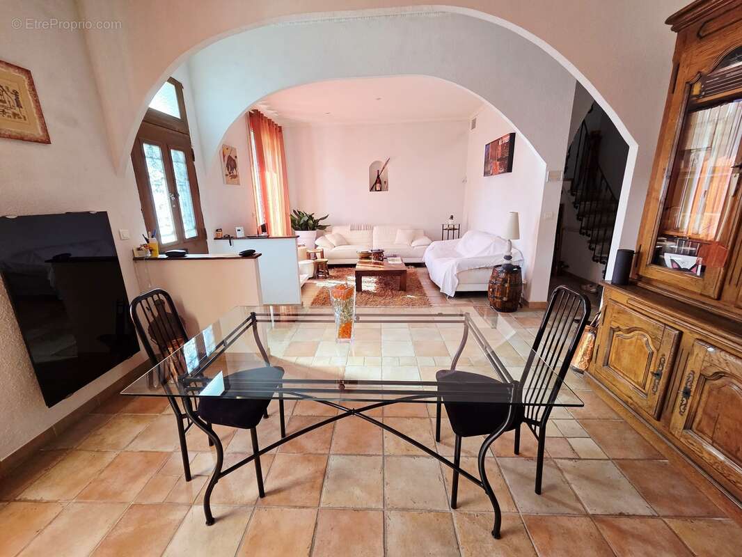 Maison à QUARANTE