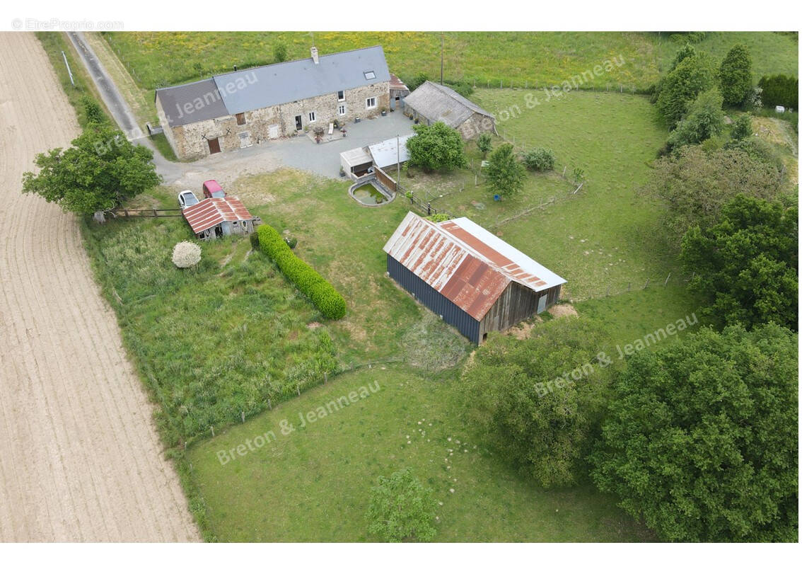 Maison à VILLAINES-LA-JUHEL