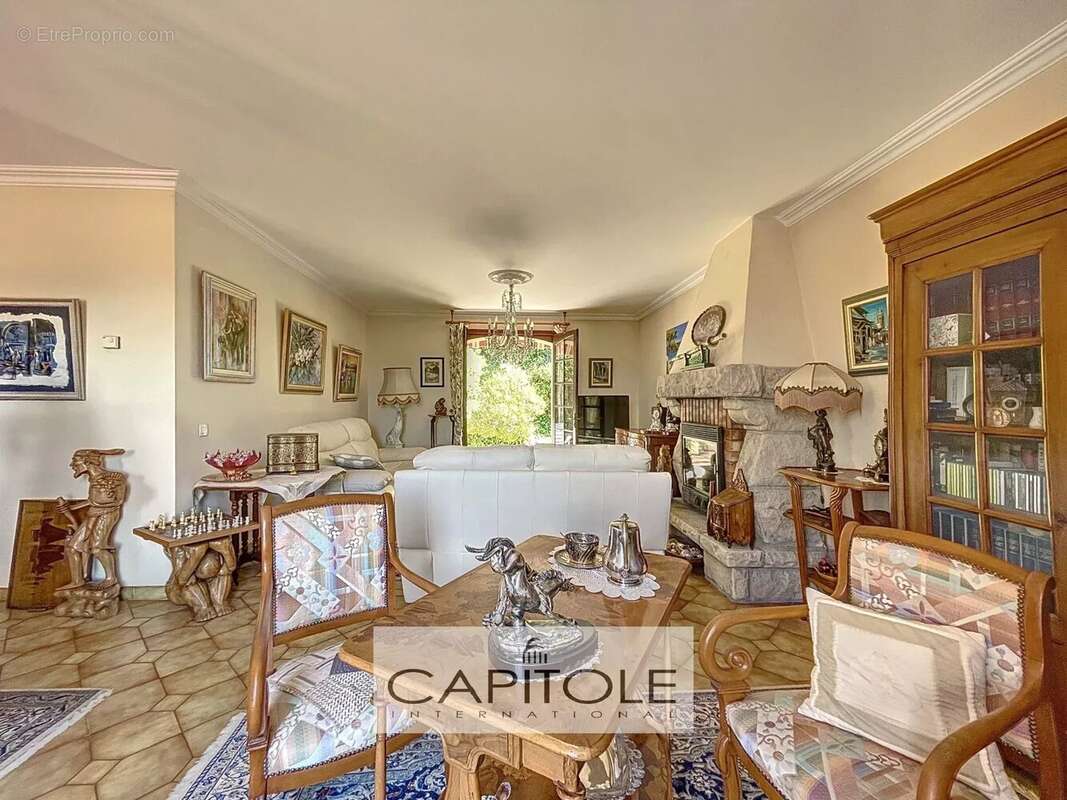 Maison à VALLAURIS