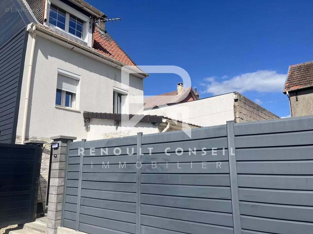 Maison à PETIT-COURONNE