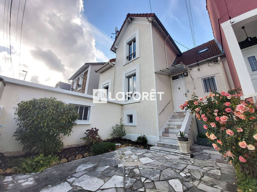 Maison à VILLEMOMBLE