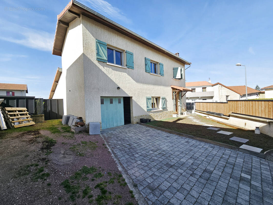 Maison à LE COTEAU