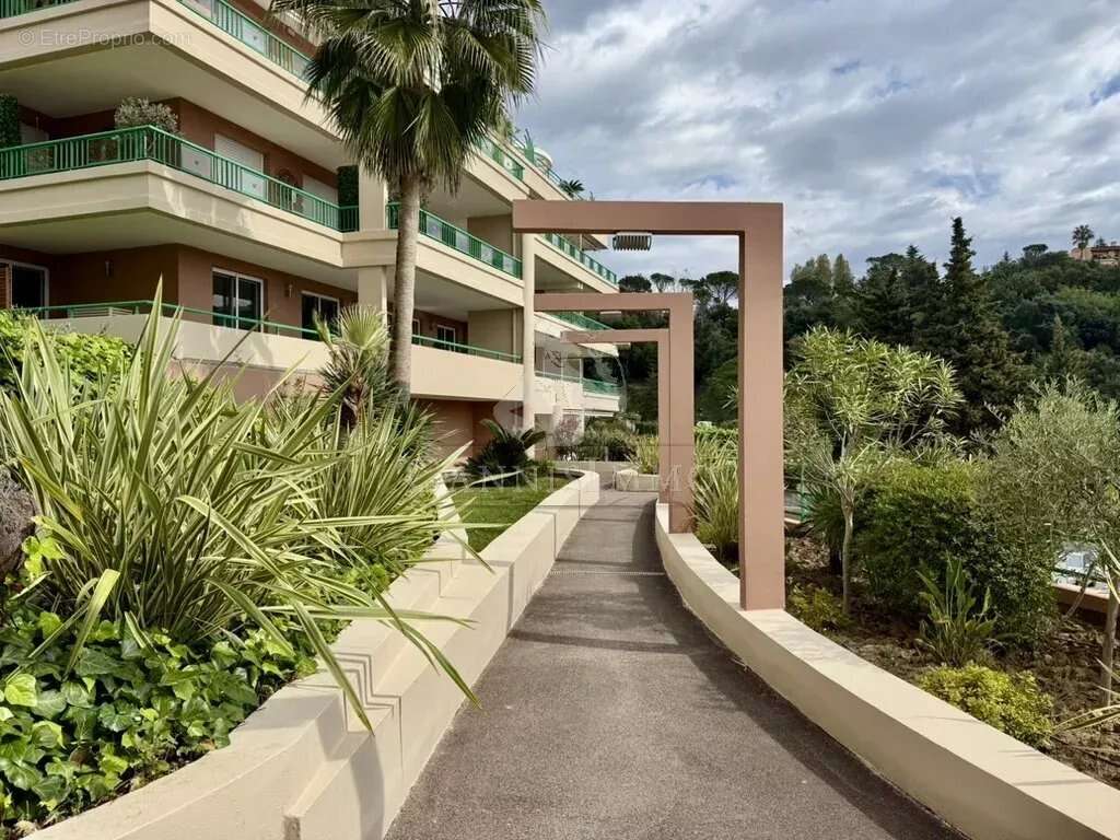 Appartement à MANDELIEU-LA-NAPOULE