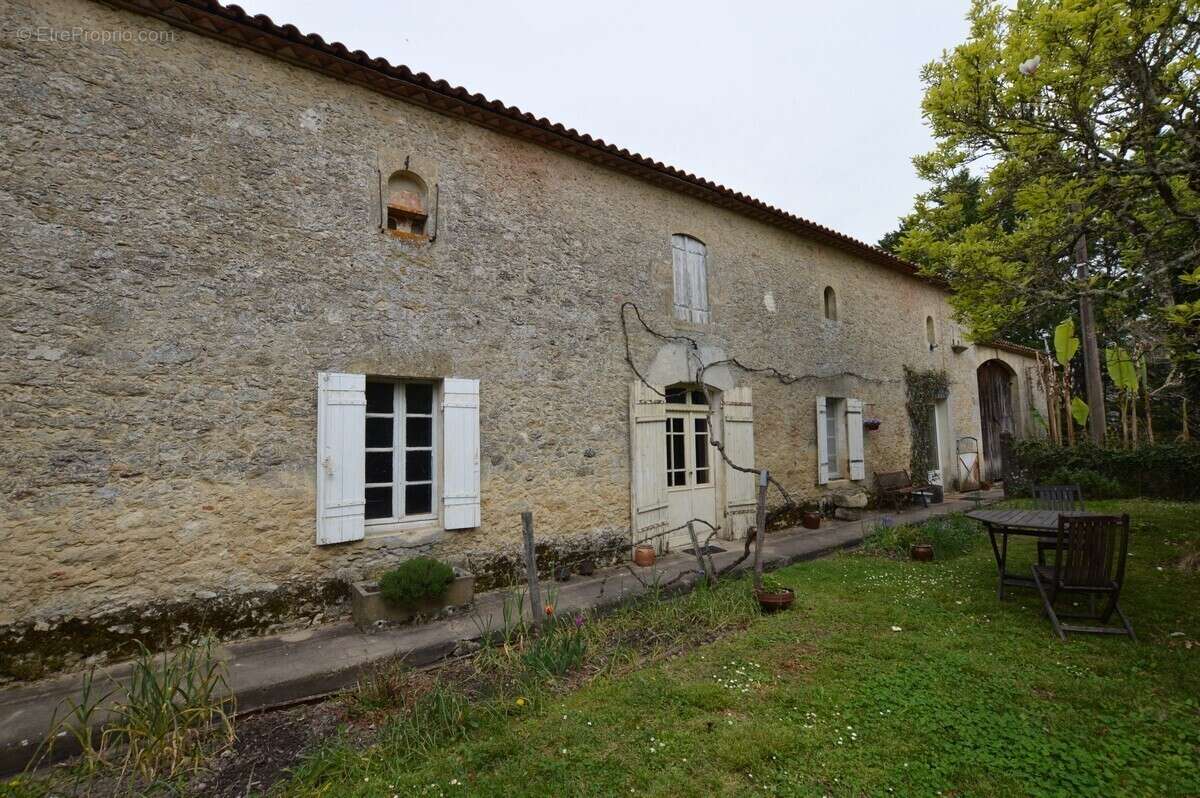 Maison à PELLEGRUE