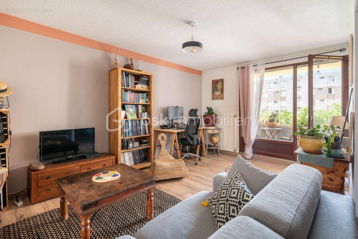 Appartement à FONTAINE