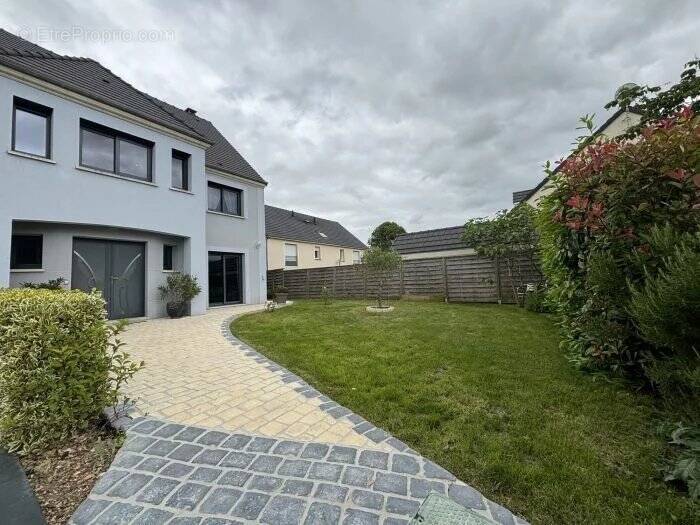 Maison à CHAMPHOL