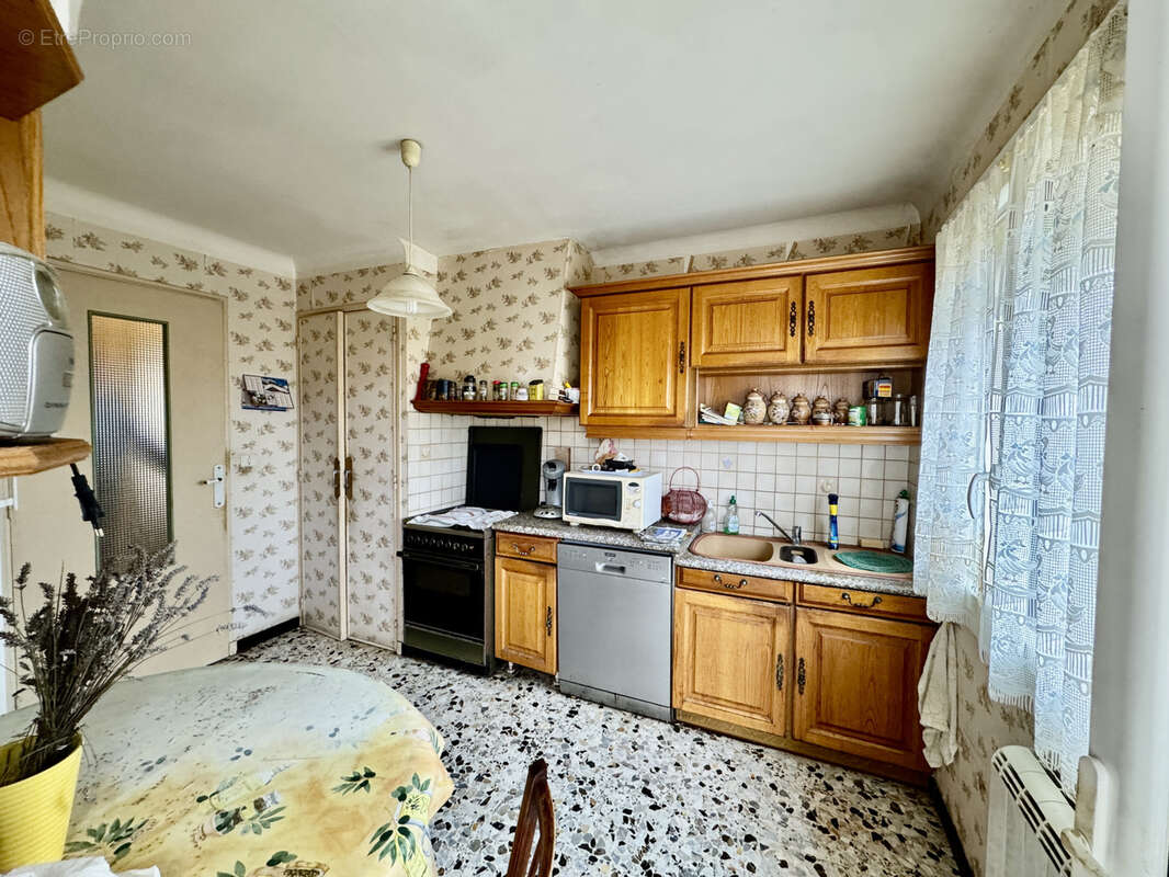 Maison à LAUDUN-L&#039;ARDOISE