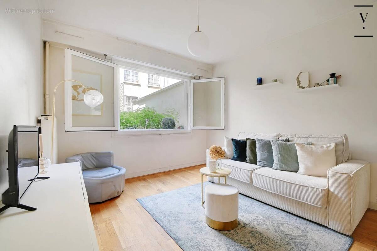 Appartement à PARIS-3E