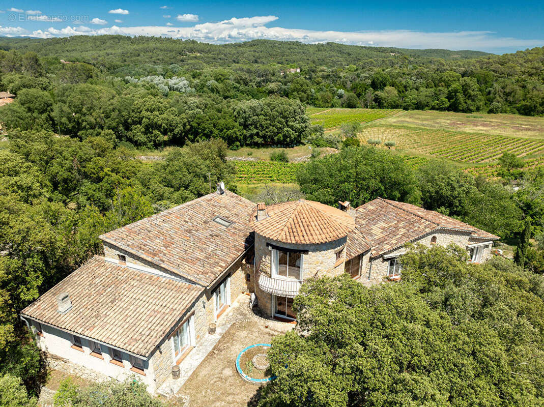 Maison à ENTRECASTEAUX