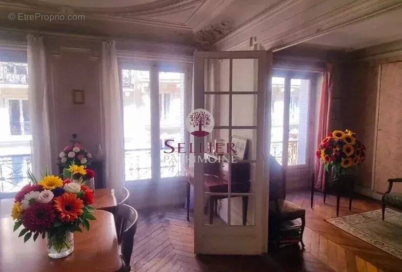Appartement à PARIS-6E