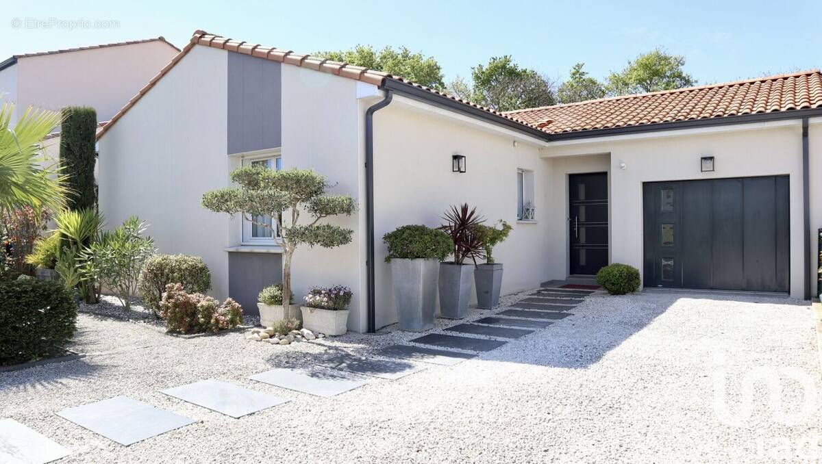 Photo 1 - Maison à SAINT-MICHEL-CHEF-CHEF