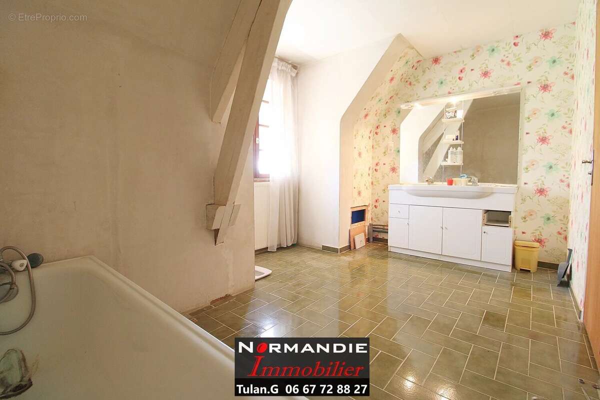 Maison à TOURVILLE-LA-RIVIERE