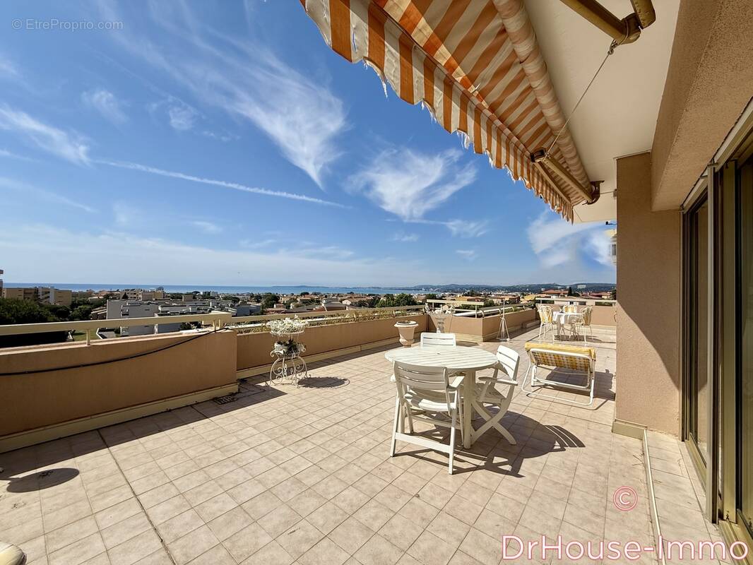 Appartement à SAINT-LAURENT-DU-VAR