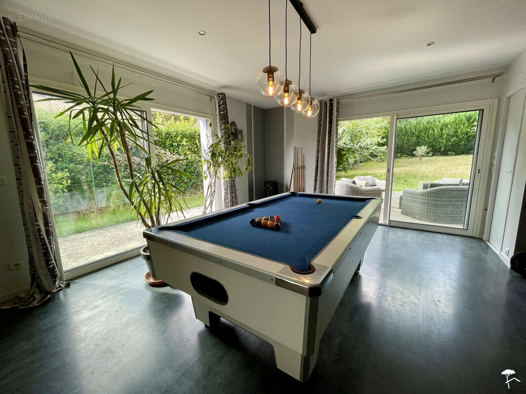 salon de 42 m2 - Maison à FARGUES