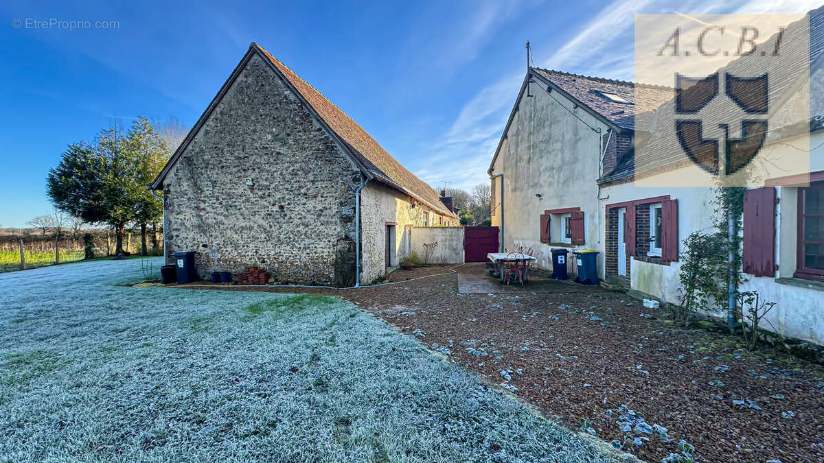 Maison à THIRON-GARDAIS