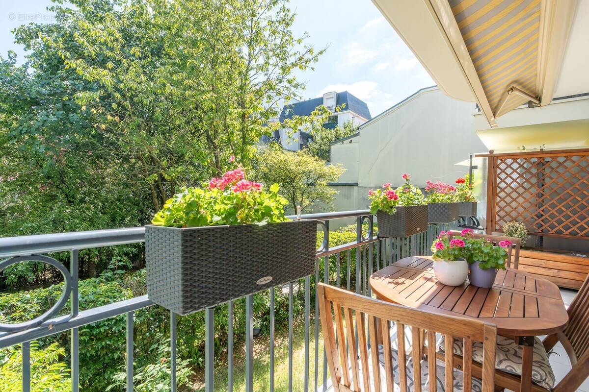 Appartement à CHARENTON-LE-PONT