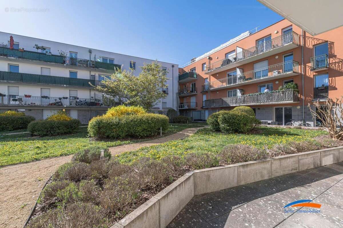   - Appartement à REIMS
