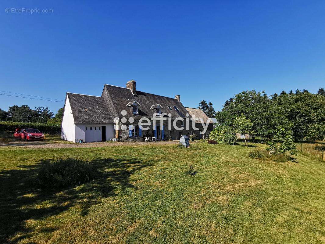 Maison à SAINT-SEVER-CALVADOS