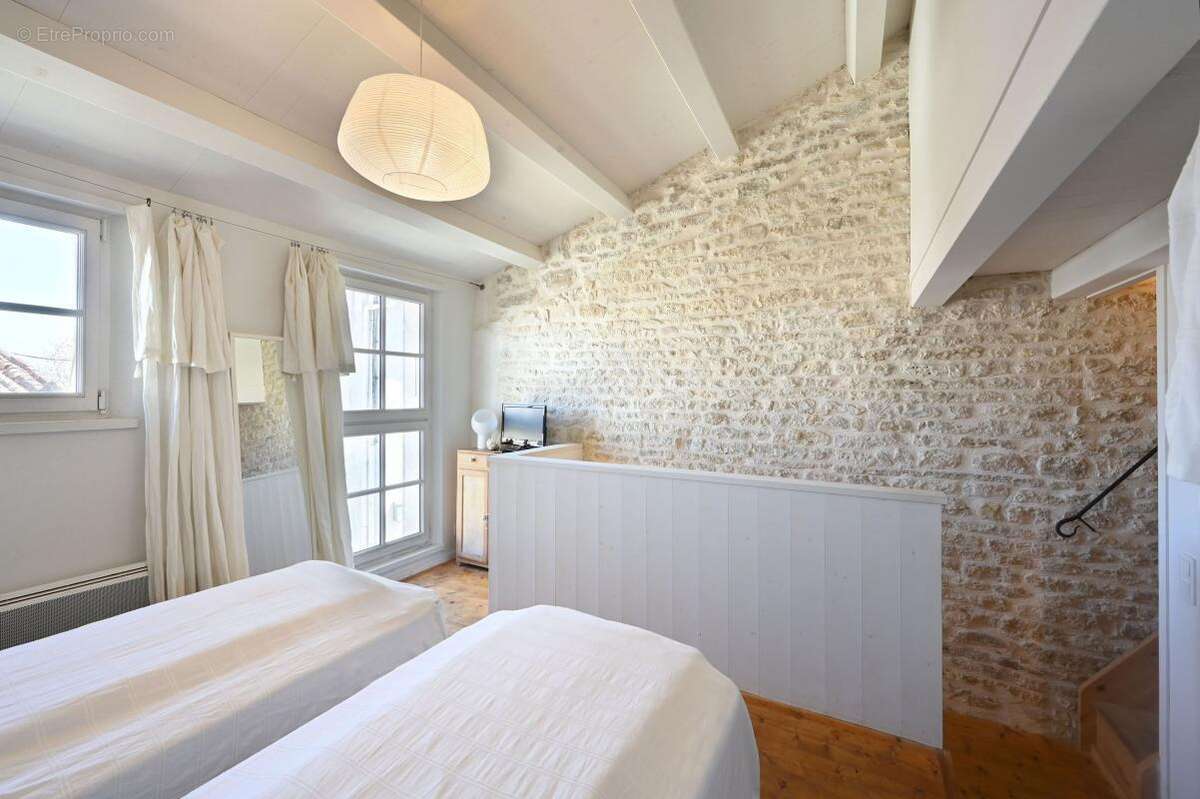 Maison à SAINT-CLEMENT-DES-BALEINES