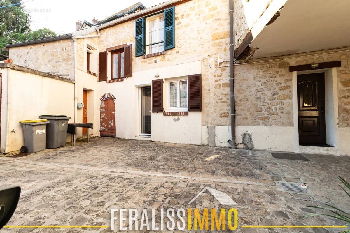 Appartement à VAUREAL