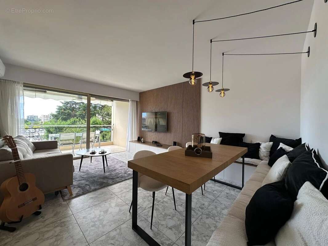 Appartement à MANDELIEU-LA-NAPOULE
