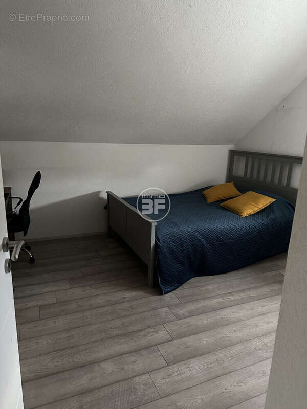 Chambre 1 - Appartement à HUNINGUE