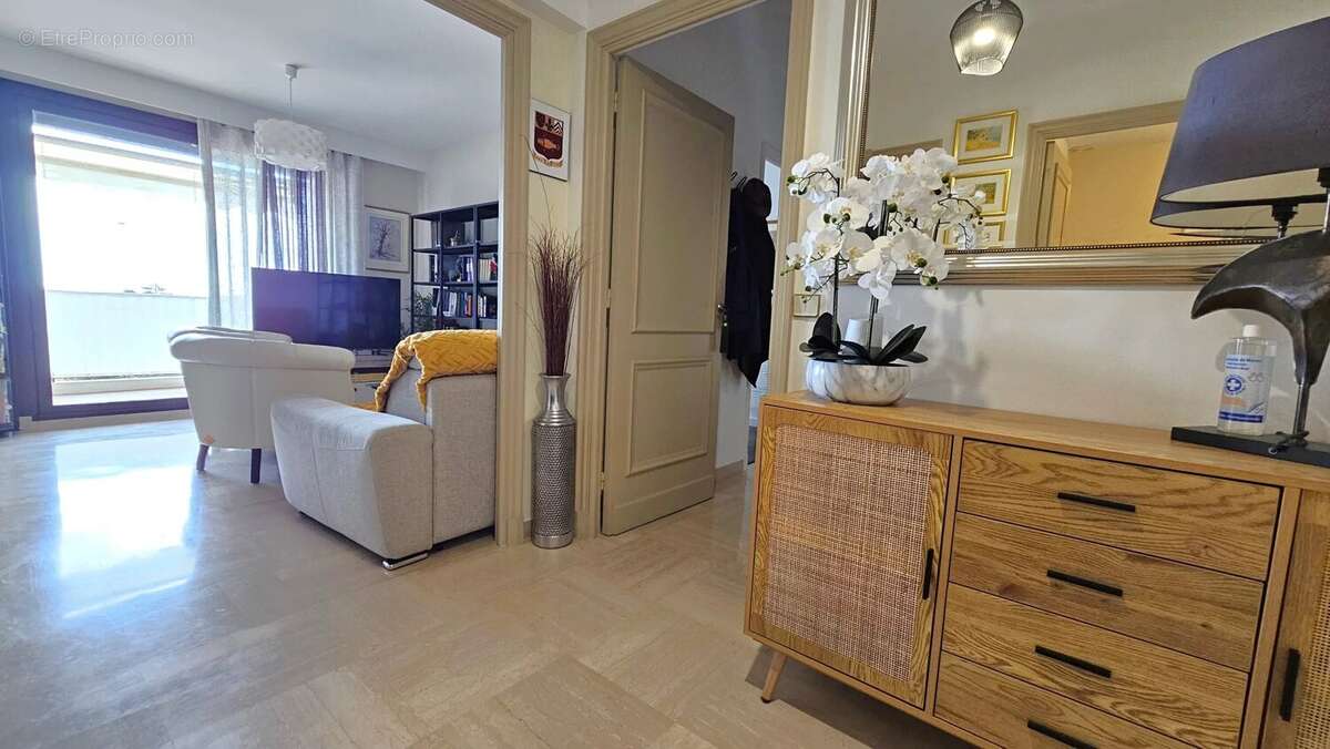 Appartement à VILLENEUVE-LOUBET
